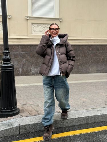 Шоколадный пуховик с капюшоном