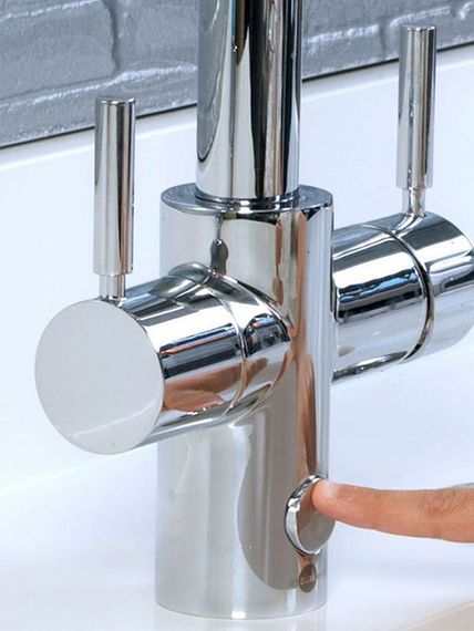 Смеситель InSinkErator J хром + бак с фильтром и кипячением