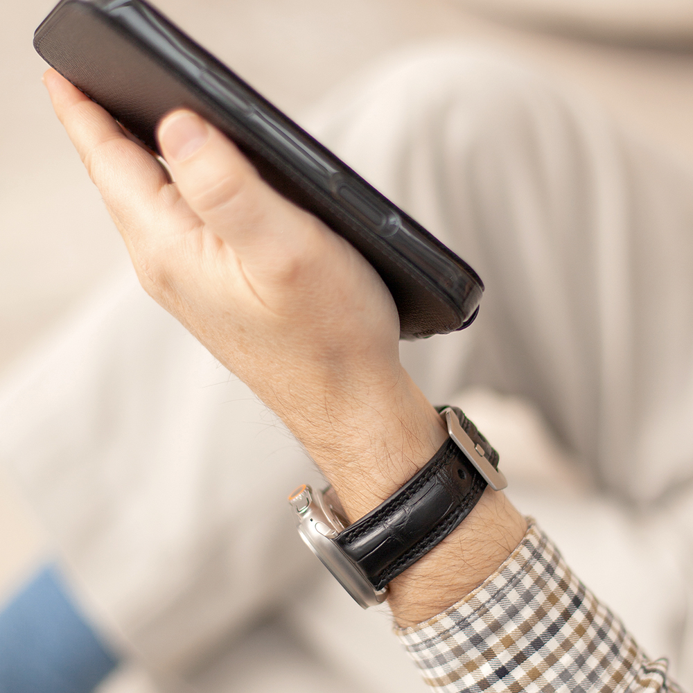 Ремешок для Apple Watch Ultra 49mm из кожи аллигатора, черного цвета