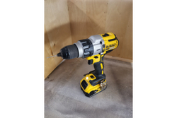 Ударная дрель-шуруповерт DEWALT DCD996NT