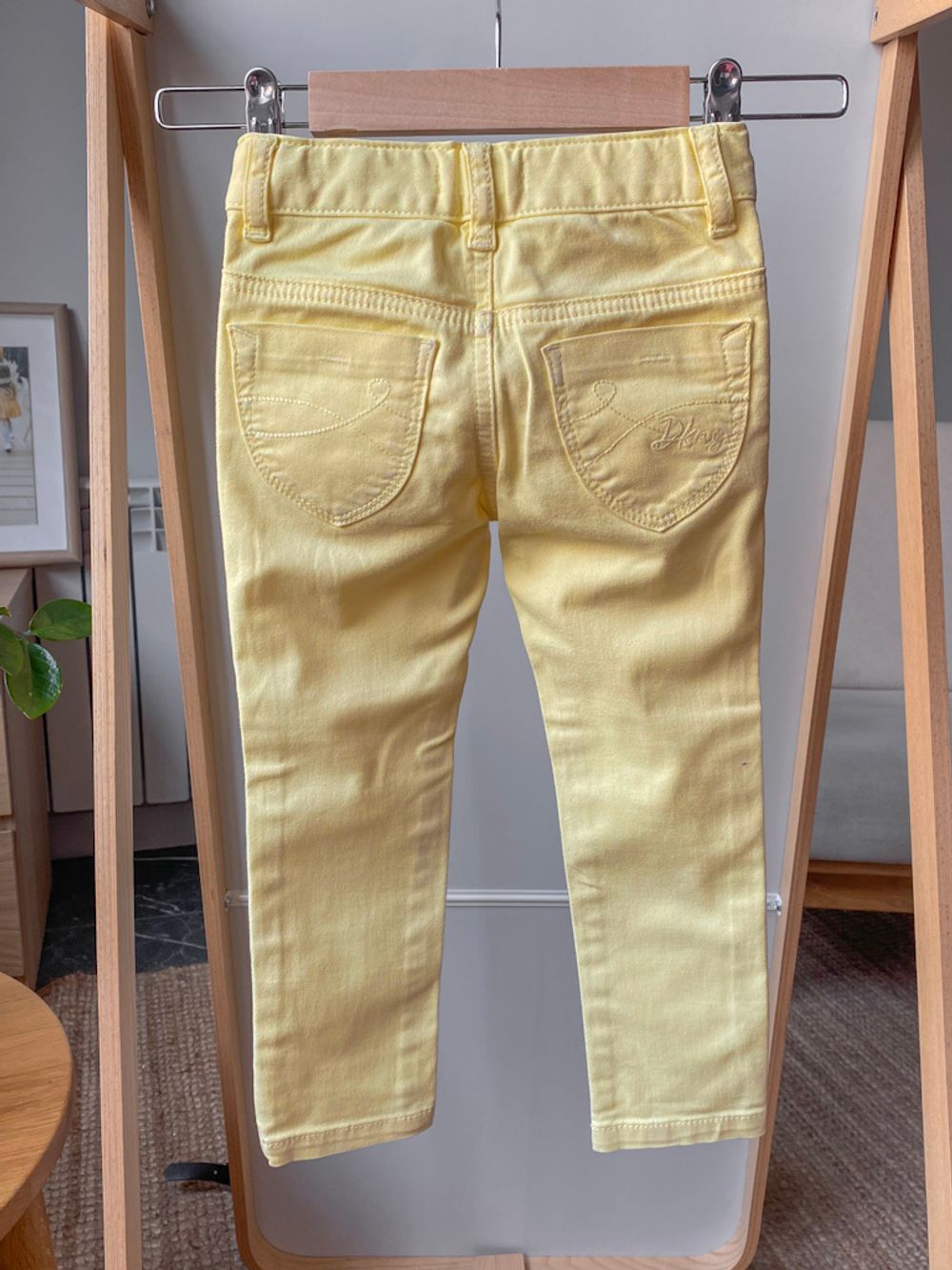 Джинсы DKNY, 98