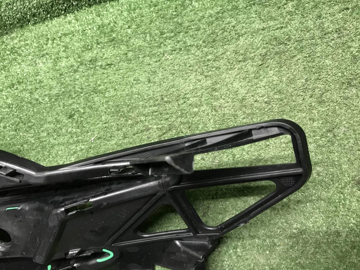 Решетка перед. бампера Mercedes GLE c167 23-нв AMG