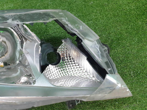 Битая Фара правая Suzuki Vitara 2 (2014-2019) галоген