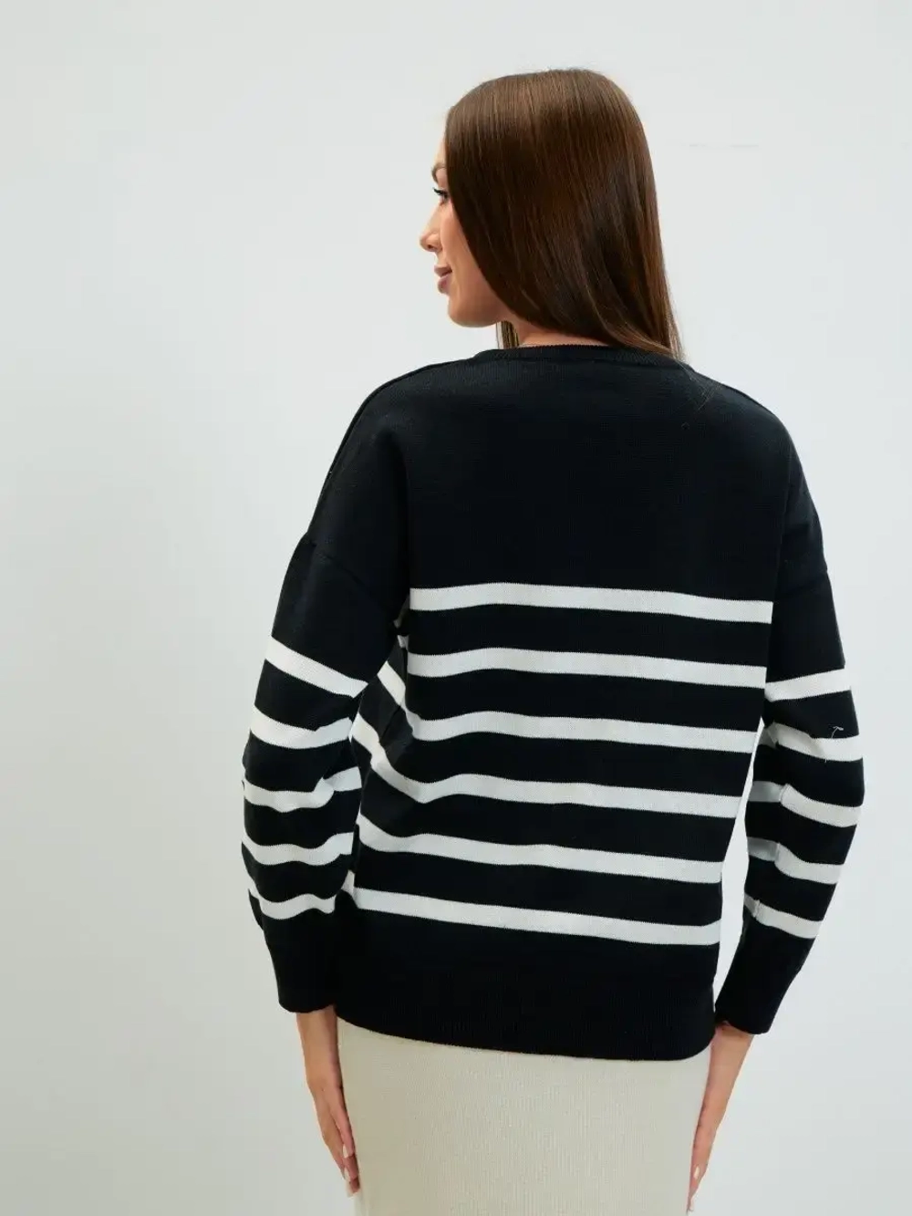 Джемпер в полоску вязаный