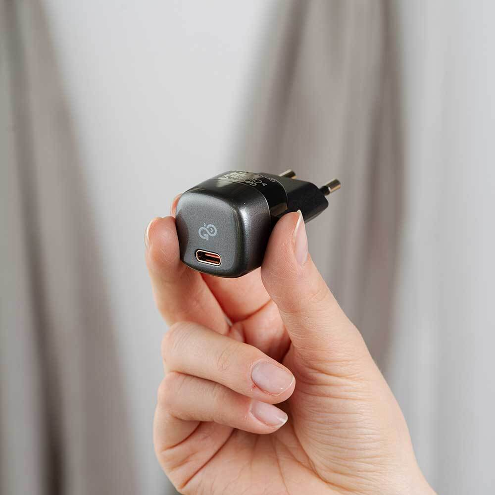 Сетевое зарядное устройство GoGadget CityPump 20W 1xUSB-C GaN (CH001)