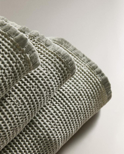 ZARA HOME БАННОЕ ПОЛОТЕНЦЕ С ВАФЕЛЬНЫМ УЗОРОМ, ЗЕЛЕНЫЙ