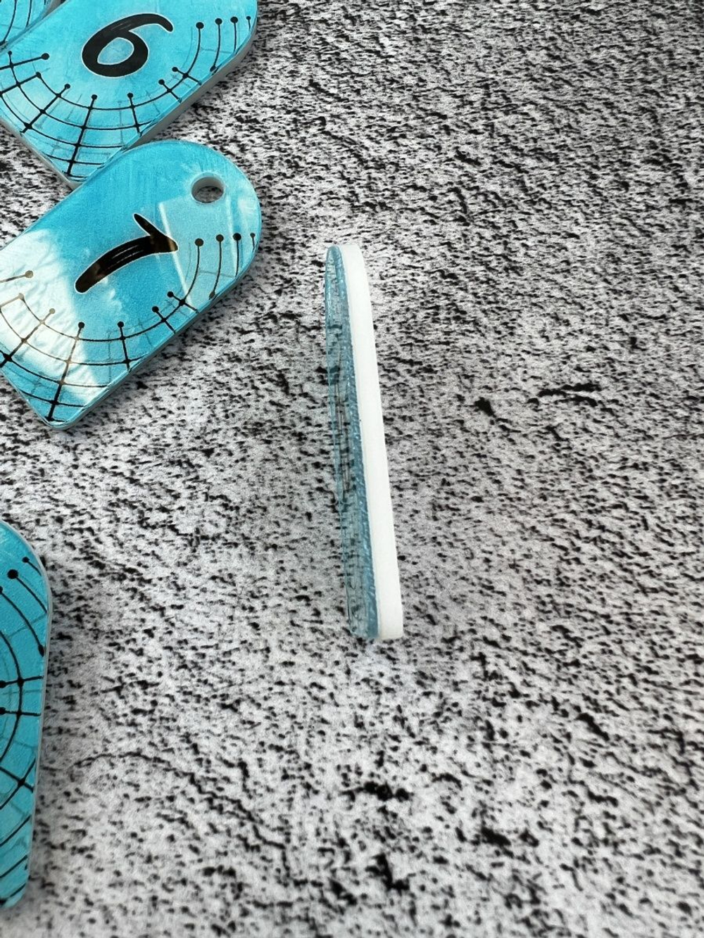 Номерки для ключей из акрила