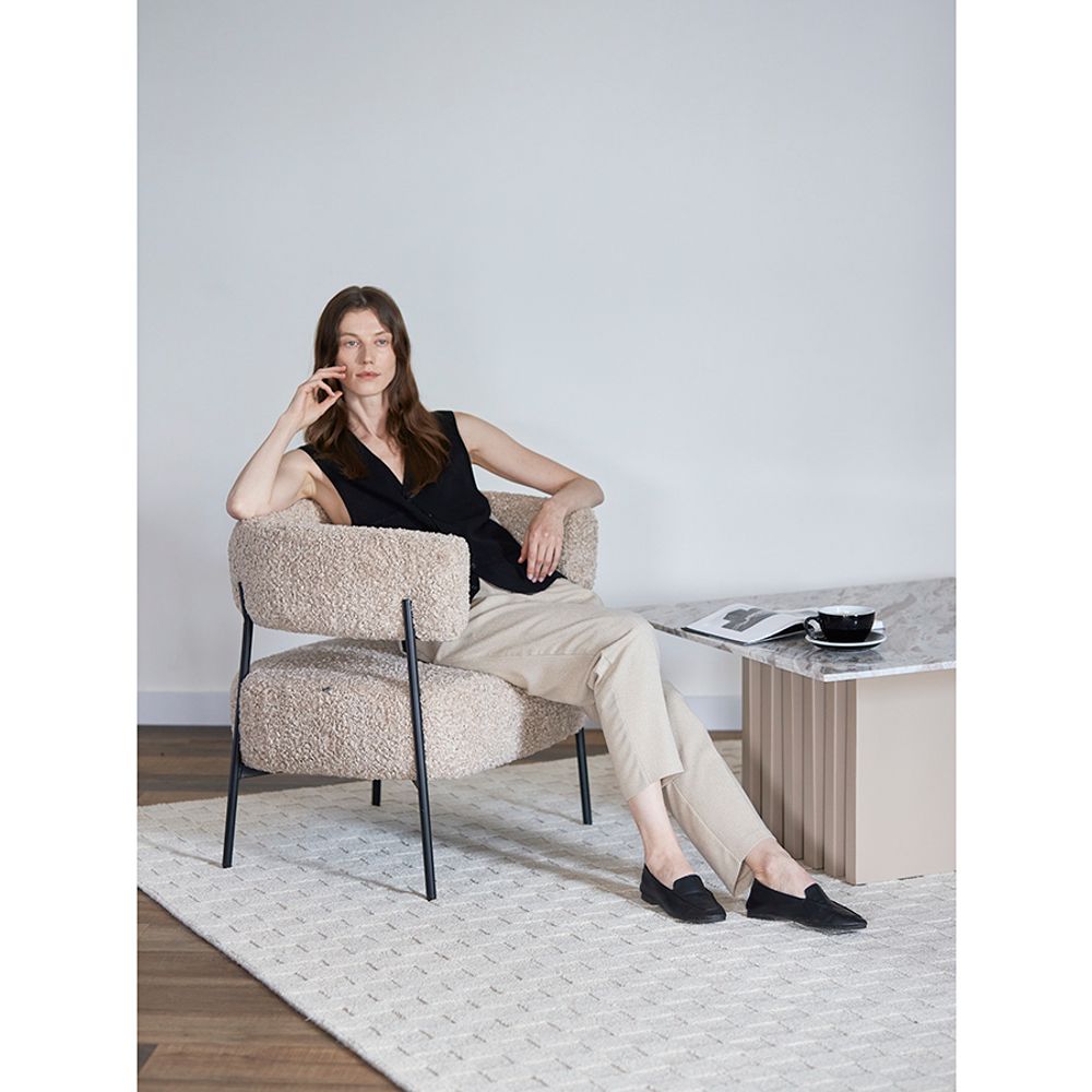 Кресло HugMe, букле, миндальное молоко