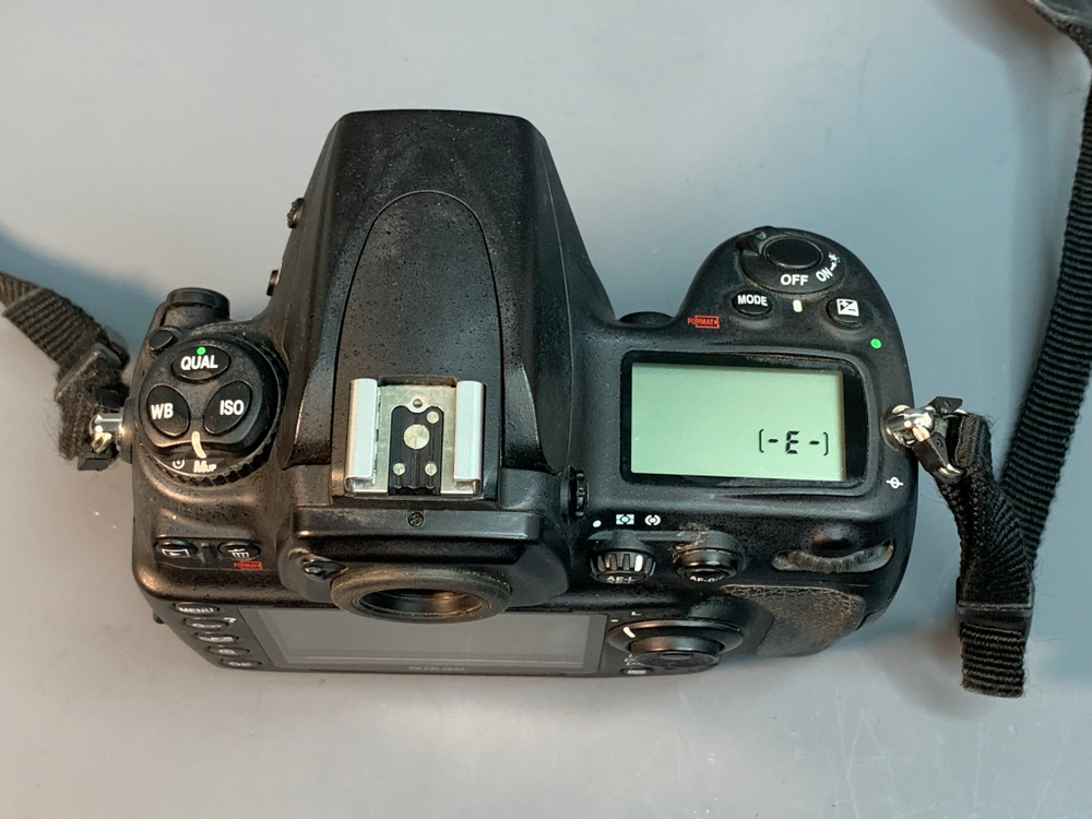 Nikon D700 105.000 кадров