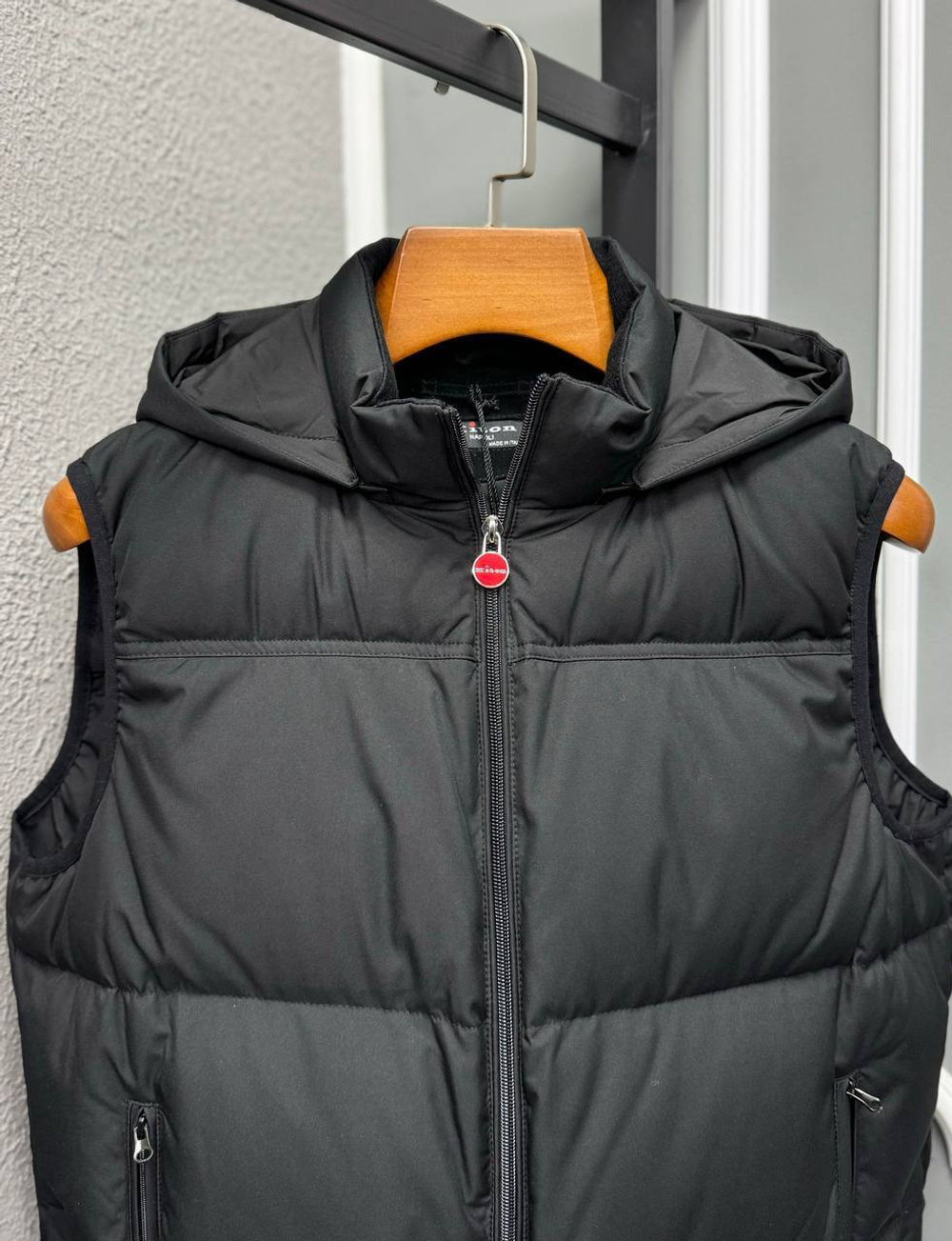 Безрукавка Kiton