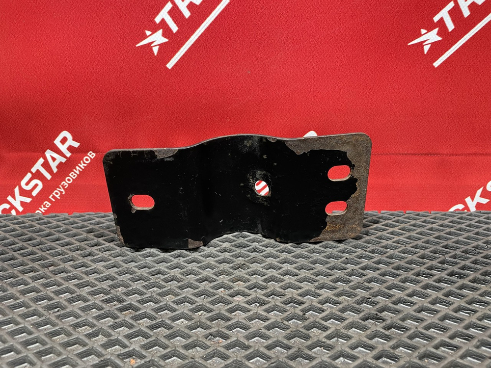 Кронштейн крыла заднего