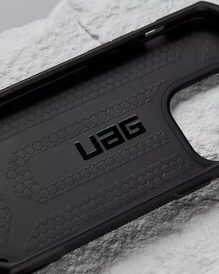 Чехол Uag Monarch для iPhone 14 6.1", цвет черный (Black)