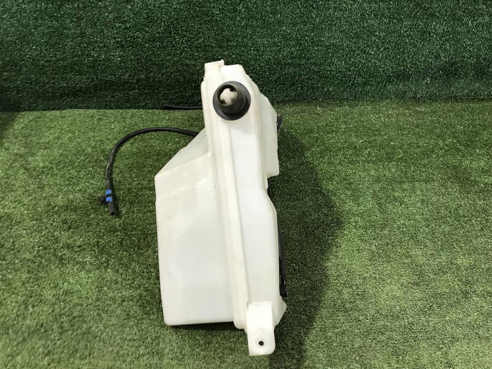 Бачок омывателя Range Rover Sport 2 L494 (2013-2022)