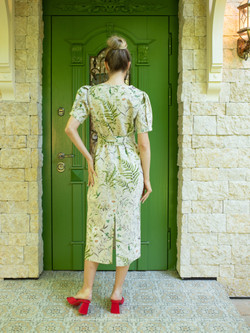 Платье миди с коротким рукавом