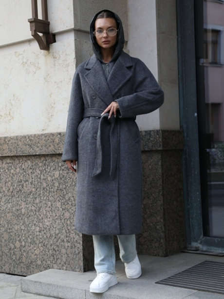 Темно-серое двубортное пальто с поясом и жилетом