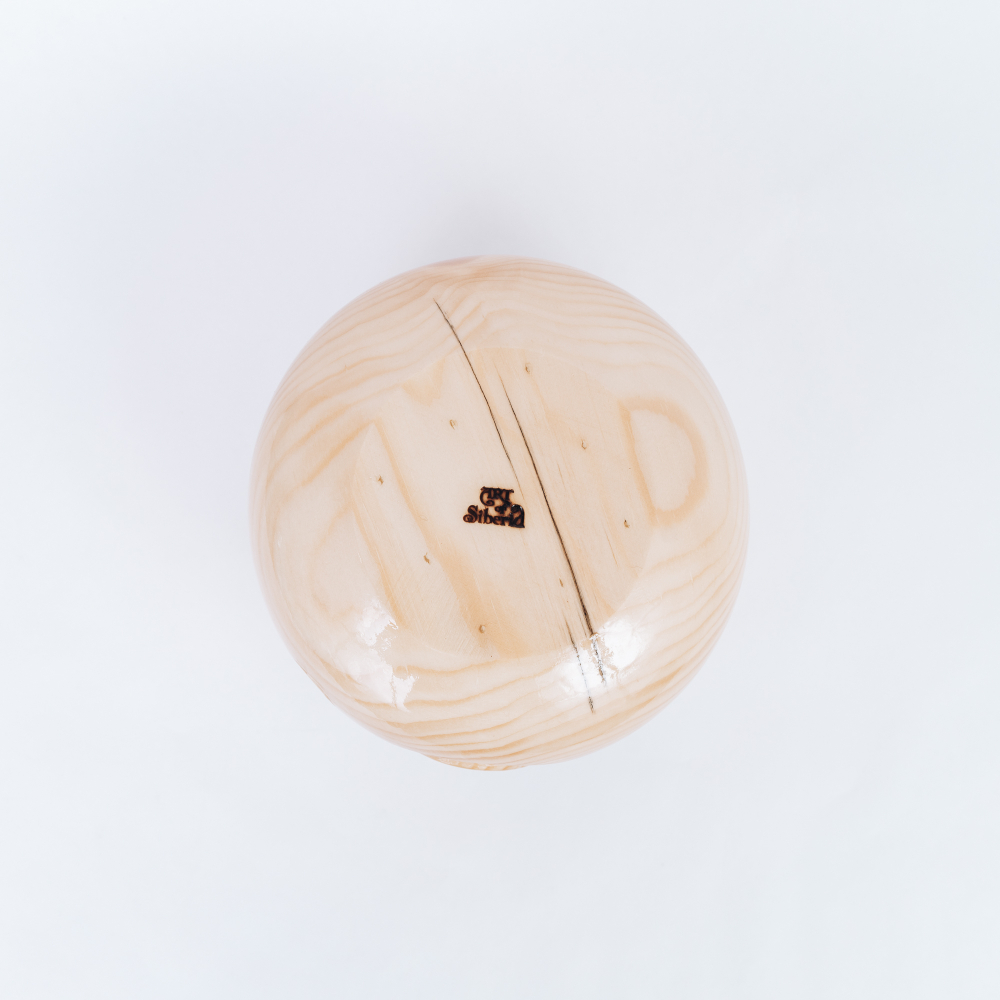 Деревянная клубочница из сибирского кедра. KL13