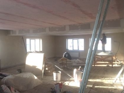 Ведется монтаж отопления и отделочные работы в зоне отдыха автотехцентра