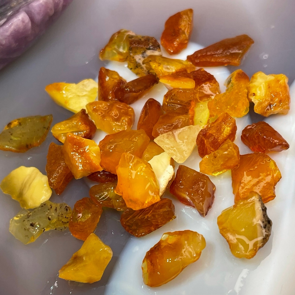 36792 Янтарь необработанный 10-12мм