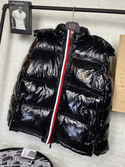 Пуховик Moncler