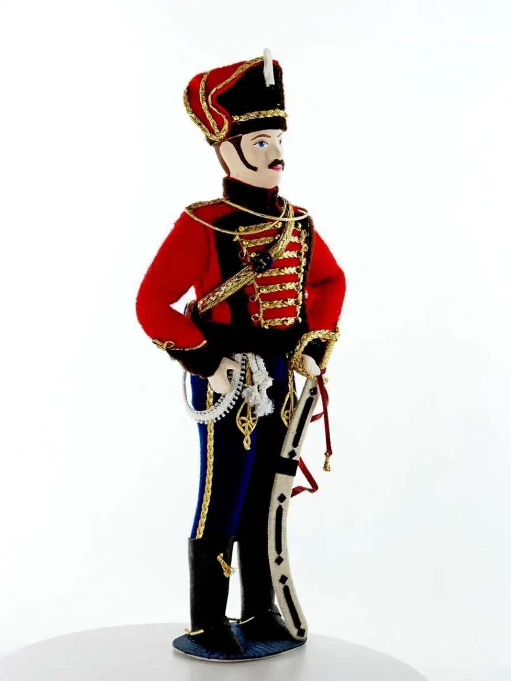 Кукла статуэтка фарфоровая Гусар