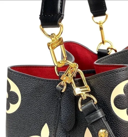 Сумка Louis Vuitton Neonoe MM черный