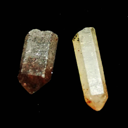 Кристалл "дикий" кварц с гематитом асс,