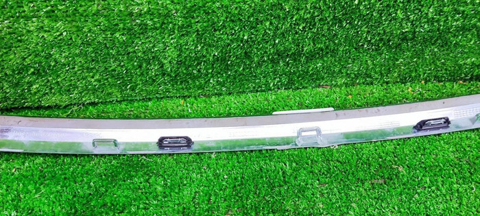 Молдинг крышки багажника Mercedes E W213 (2016-2021)