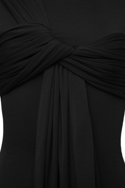 Лонгслив с акцентной деталью