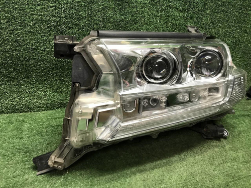 Фара левая Toyota Land Cruiser 200 (2015-2021) LED