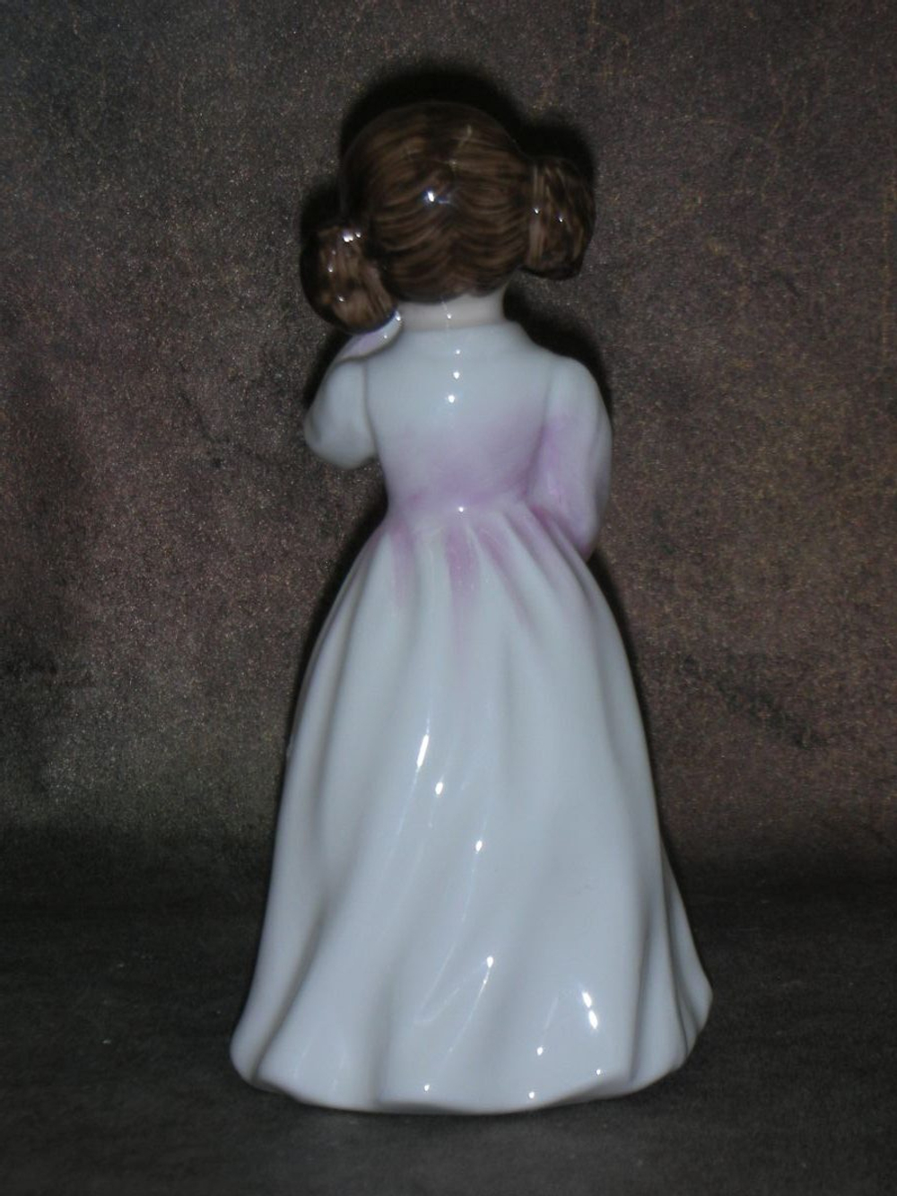 Статуэтка. Фарфор. Папина дочка. Royal Doulton. Англия