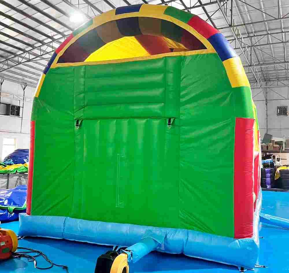 Коммерческий надувной батут «Страна Сафария» с крышей, 10x5x5 м.