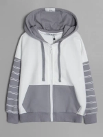 Спортивный костюм для девочки в школу