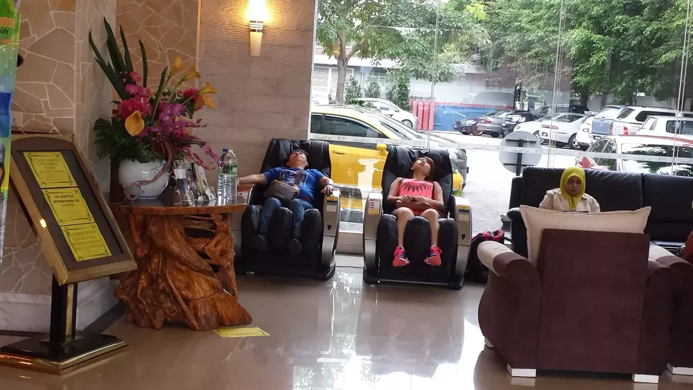 Вендинговое массажное кресло iMassage Base