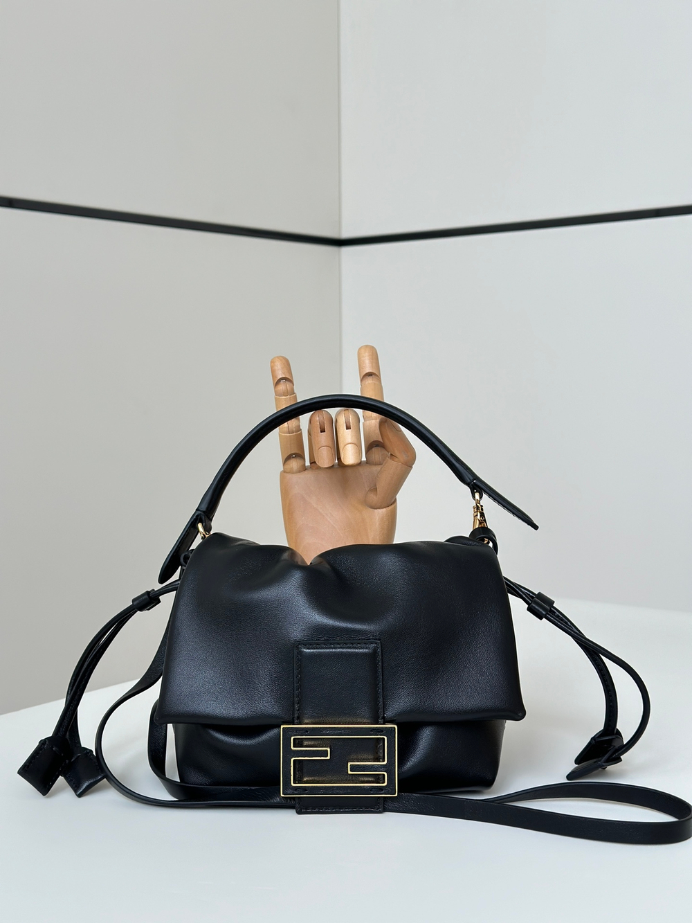 Fendi Small Mamma Baguette 16 cm
