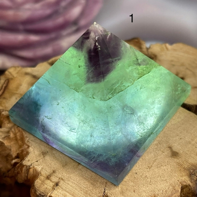 33009 Флюорит Пирамида 40мм