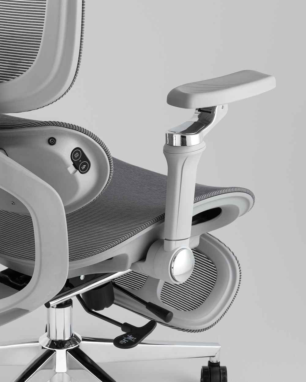 Кресло офисное TopChairs Prodigy с оттоманкой серый