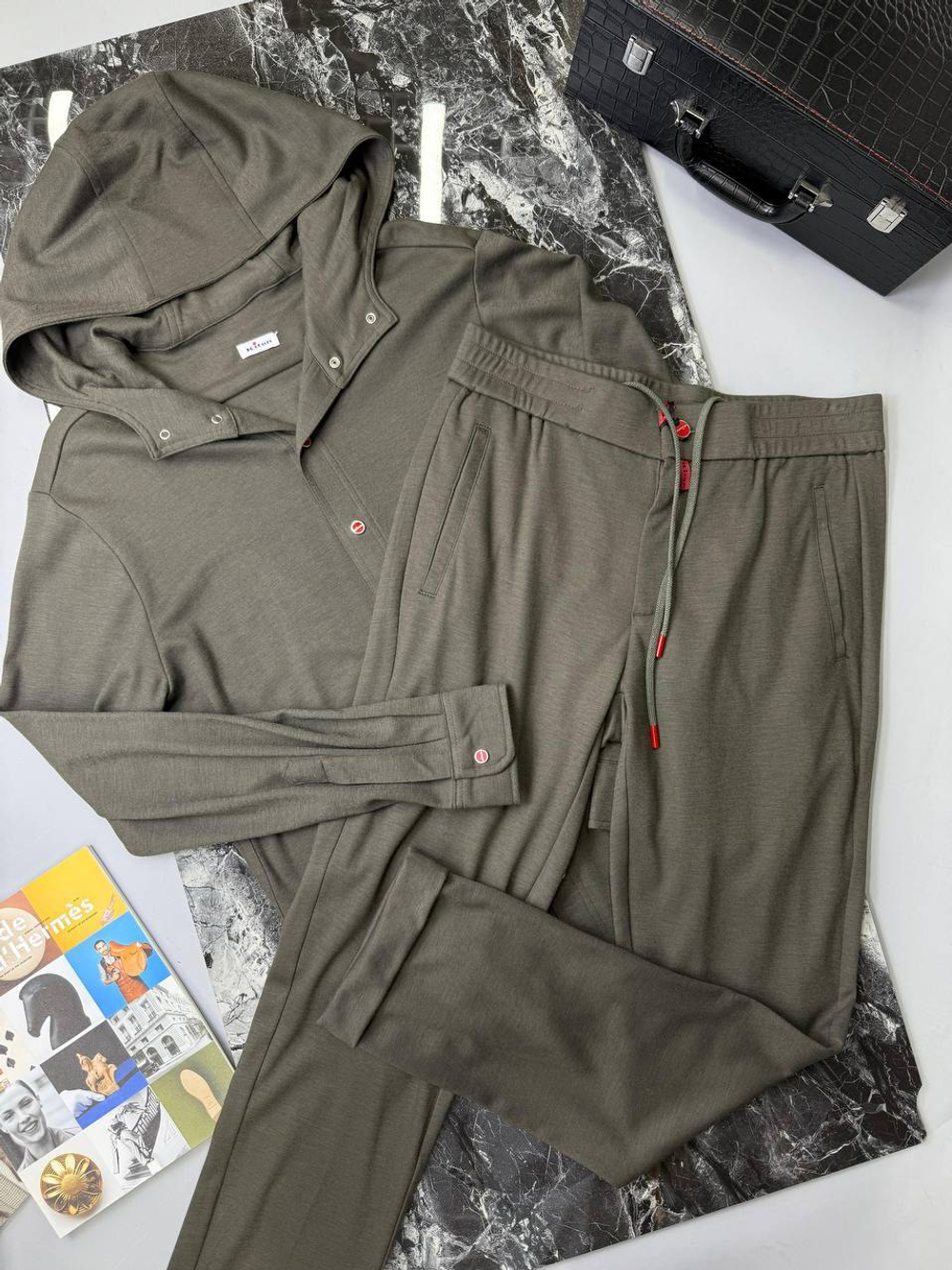Прогулочный костюм Kiton