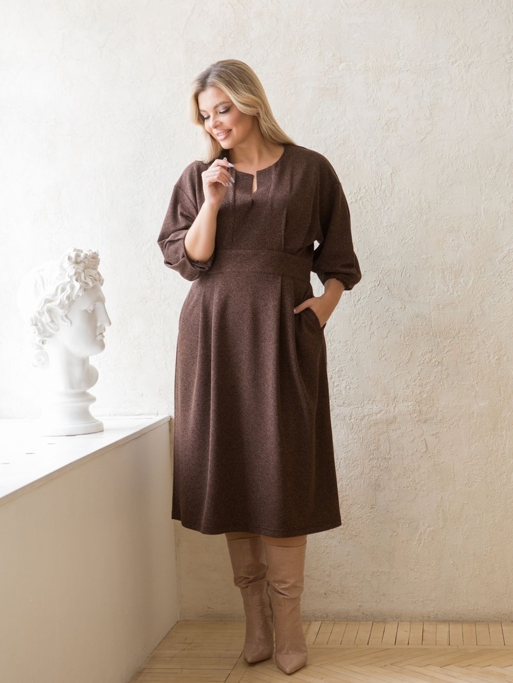 Платье 1360 черно-коричневый Novita (Акция)