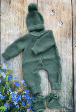 Вязаный комплект на выписку 6 предметов  "Twin" (Од. ут., бант, пин., комбинезон, шапка, нат. компл) (Цвет: Фиолетовый)