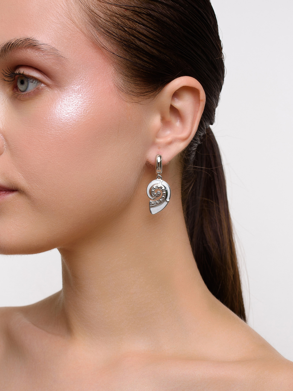 Серьги "White Pearl Turtle Shell" Silver