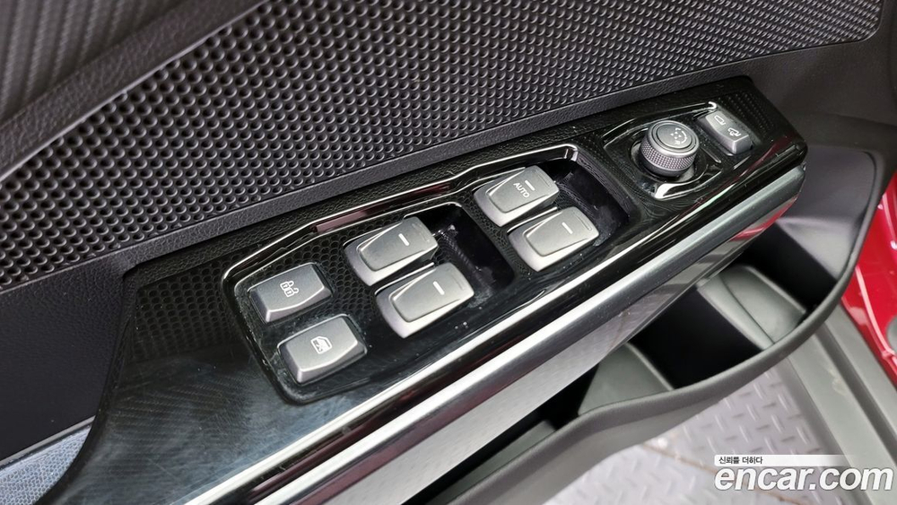 KG Mobility (Ssangyong) Very New Tivoli Бензин 1.5 2WD (05.2021)