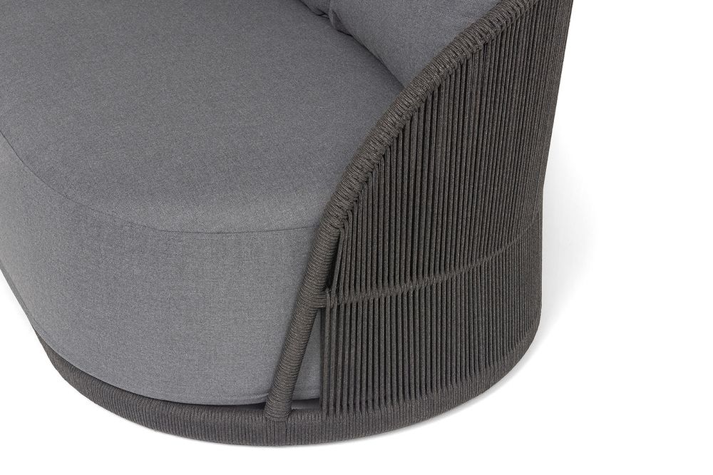 "Монтелла" диван 3-местный плетеный из роупа, каркас алюминий темно-серый (RAL7024) муар, роуп темно-серый круглый, ткань темно-серая 027