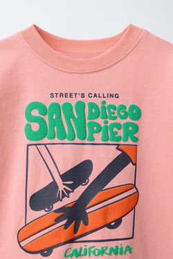 ZARA ФУТБОЛКА С РЕЛЬЕФНЫМ ПРИНТОМ, РОЗОВЫЙ