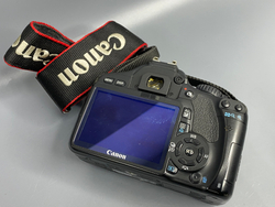 Canon 550D Kit 18-55mm IS 16500 кадров