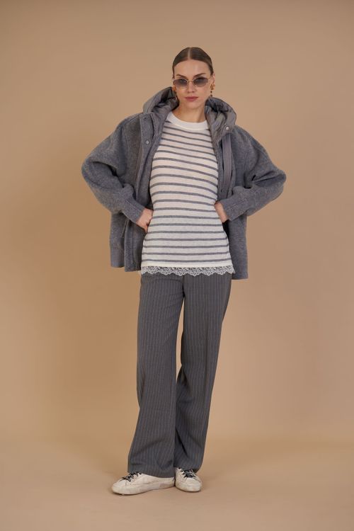 Лонгслив с кружевом