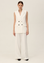 Жилет двубортный объемный