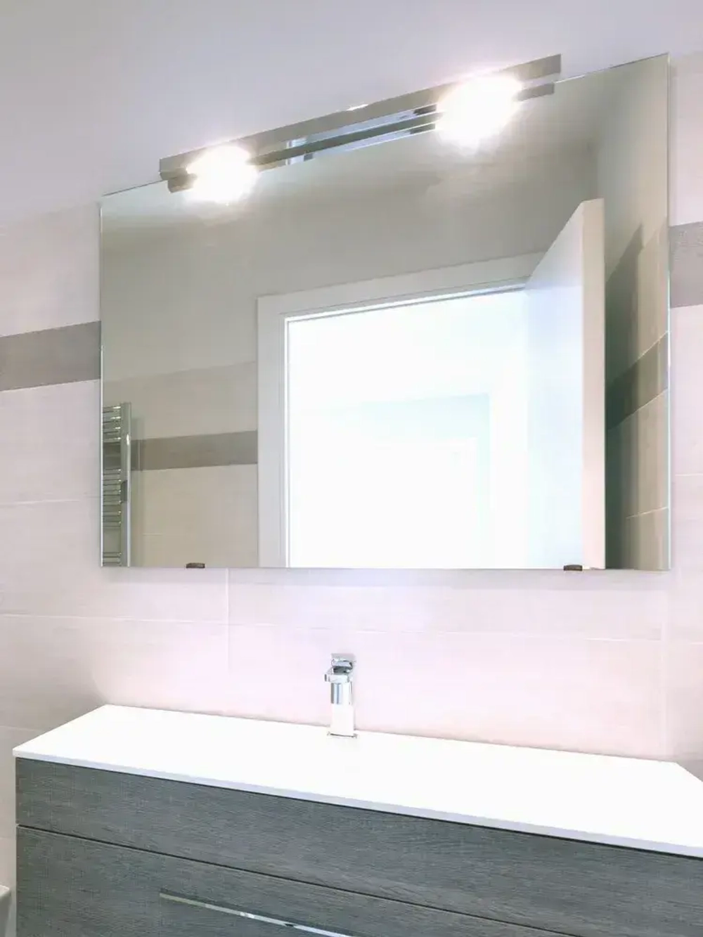 Комплект из 4 зеркалодержателей без сверления, крепеж для стекол-скинали, зеркал, кухонных фартуков и защитных экранов. Для стекол от 2 до 4,2мм.