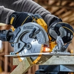DeWalt DCS570N-B1 дисковая пила аккумуляторная (без АКБ и ЗУ)