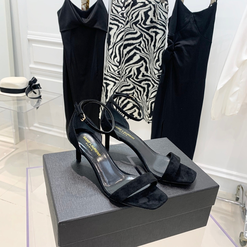 Saint Laurent Pumps