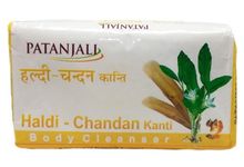 Мыло травяное натуральное Patanjali Haldi Chandan Kanti, 75 г